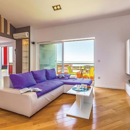 Lovely Apartment In Makarska With Kitchenette Exteriér fotografie