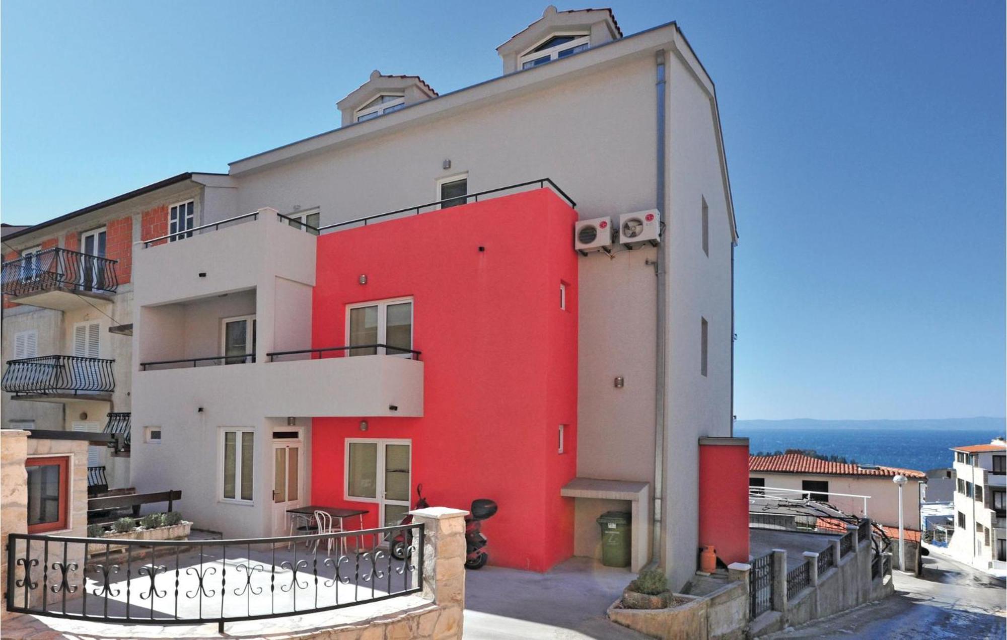 Lovely Apartment In Makarska With Kitchenette Exteriér fotografie