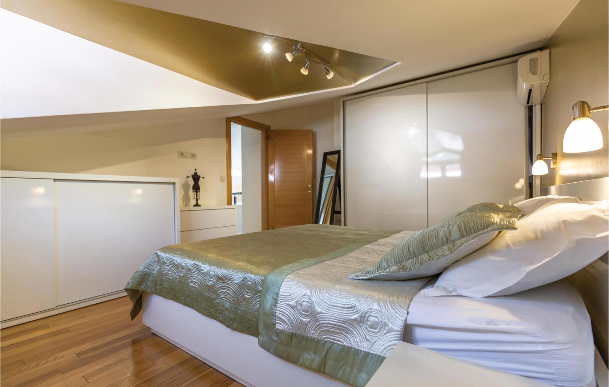 Lovely Apartment In Makarska With Kitchenette Exteriér fotografie