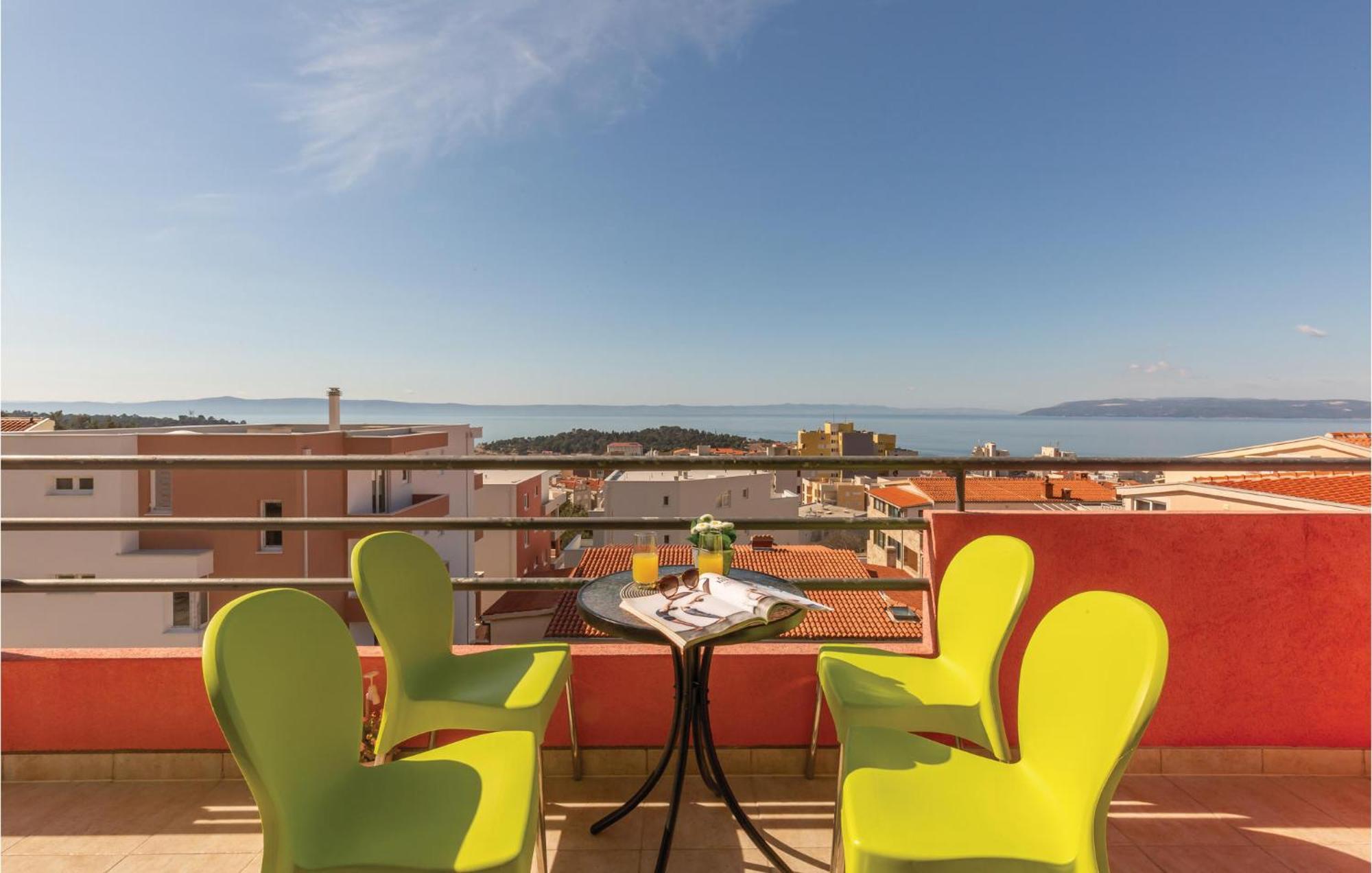 Lovely Apartment In Makarska With Kitchenette Exteriér fotografie